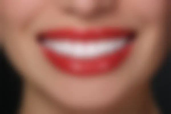 广州恒博口腔门诊部拔牙费用现仅需600元起，原价800元起，优惠活动助您享受高品质口腔服务，节省更多开支！