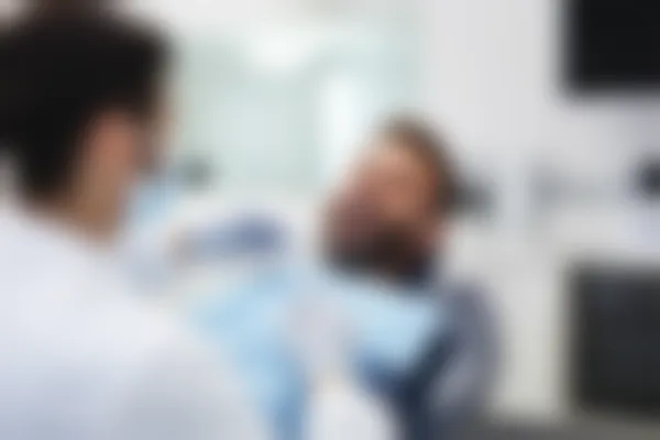 优惠价仅需300元起，乌鲁木齐小白兔口腔医院拔牙服务原价500元起，助您轻松拥有口腔健康。