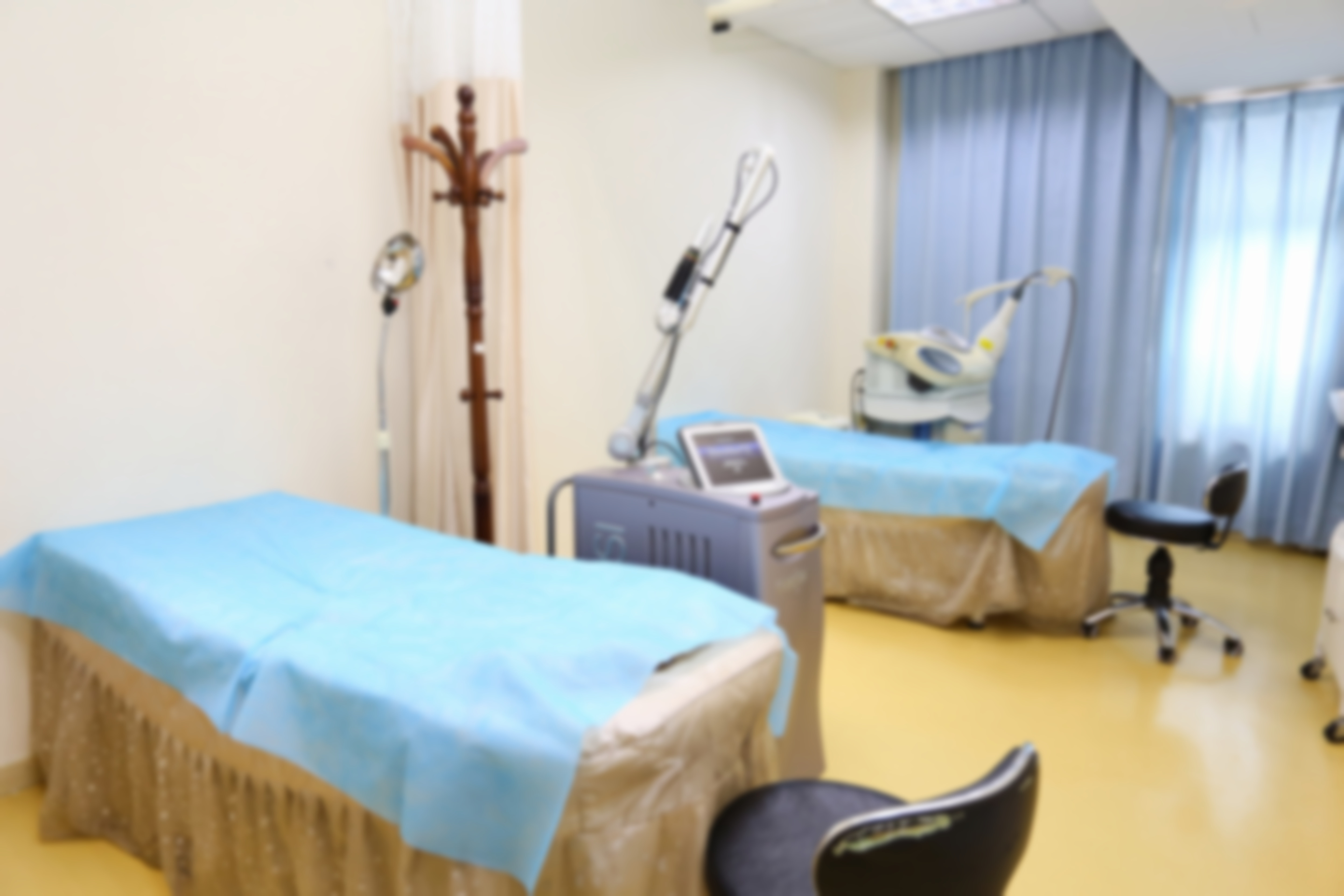 上海华美医疗美容光子嫩肤 + 抗敏修护套餐的技术如何？