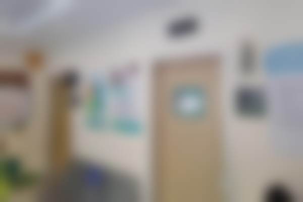 舟山爱尔光明眼科医院候诊区