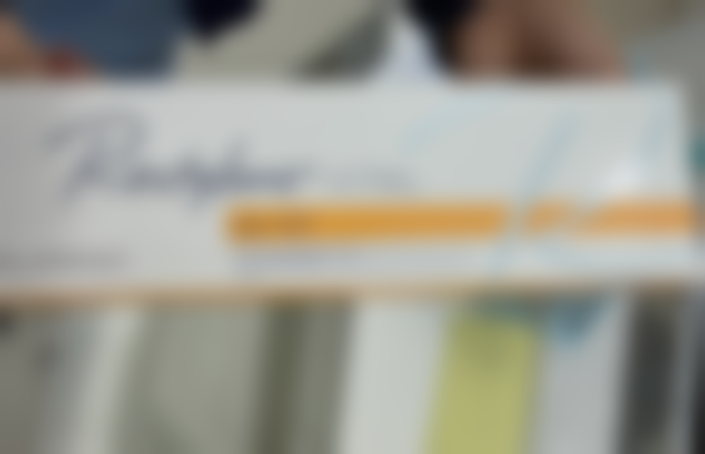 北京小芙医疗美容诊所热拉提｜李书考院长帮我救回垮脸重露双眼皮清晰下颌线