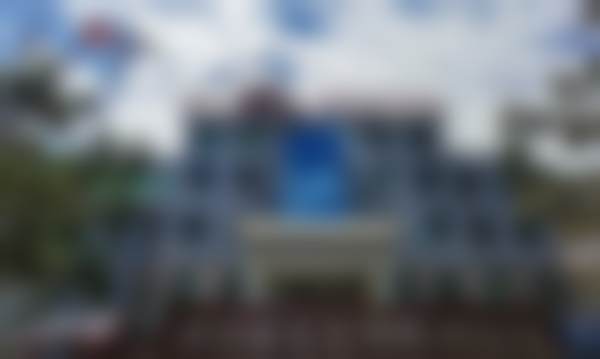 烟台正大光明眼科医院门口