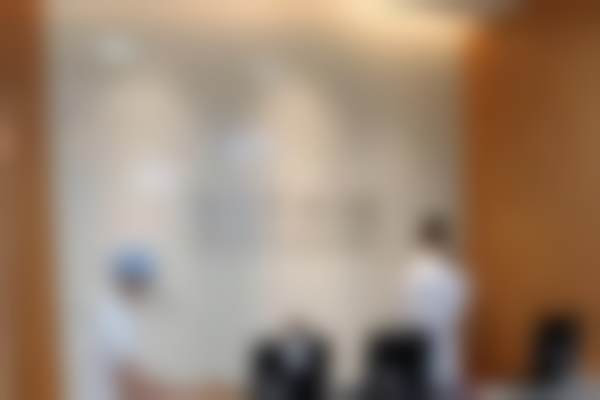 特色科室与项目:精细解决近视、白内障等常见眼病