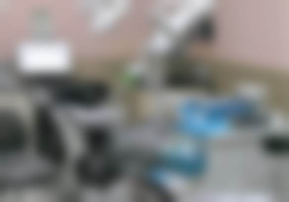 武汉大众口腔门诊部（珞狮路门诊）武汉大众口腔门诊部诊室1