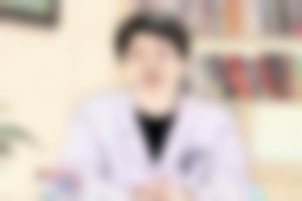 武汉市最出名的眼科医生是谁？揭秘三位顶尖专家的真实口碑！张明华教授30年手术靠不靠谱？
